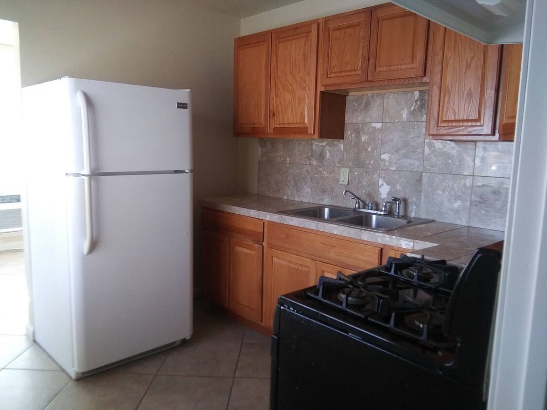 Building Photo - 2 Bed 2 bath