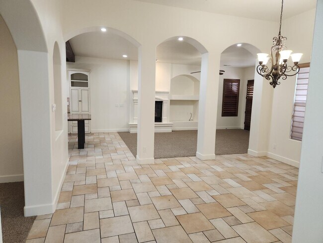 Foto del edificio - 8420 Lake Shore Dr