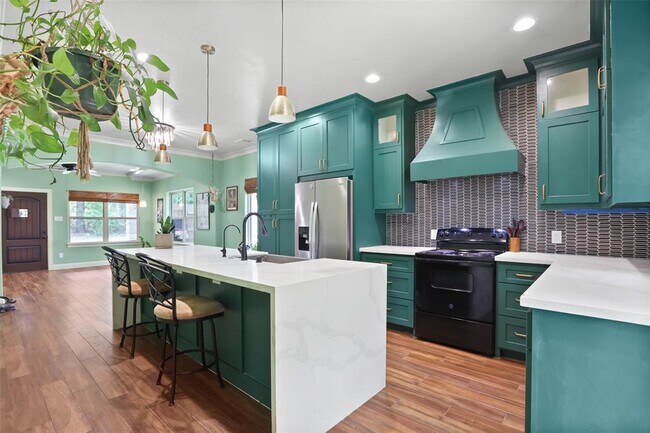 Foto del edificio - 15752 Hickory Dr