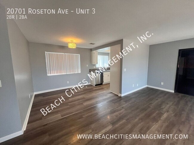 Foto del edificio - 20701 Roseton Ave