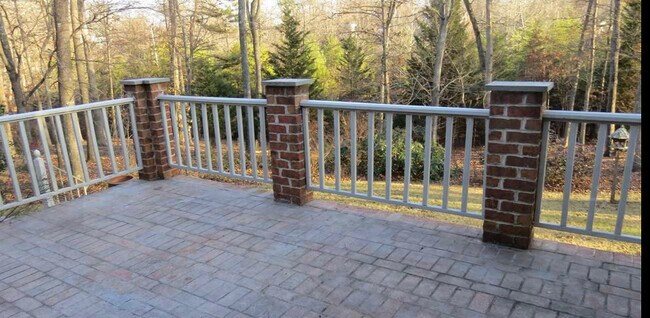 Building Photo - 3211 Wallingford Ln