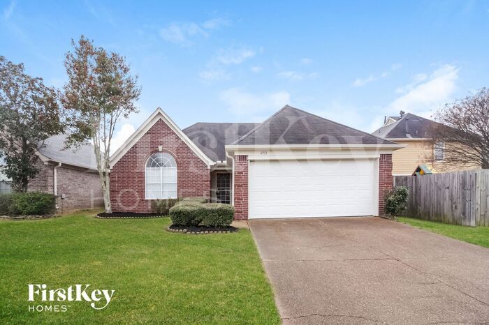 Foto principal - 6935 Naples Dr