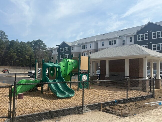 Building Photo - Tryon Station Apartments