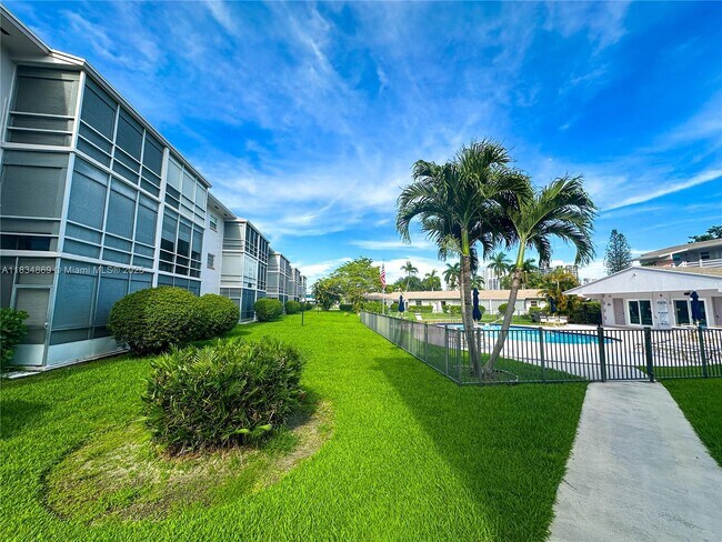 Building Photo - 700 Layne Blvd