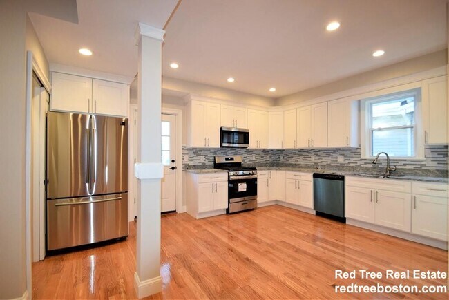 Building Photo - 8 Cherokee St