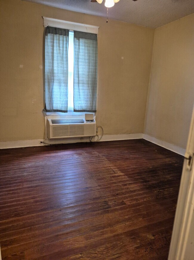 Foto del edificio - 2737 Wisteria St