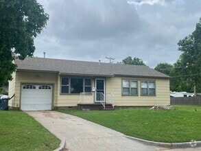 Building Photo - 1443 E 49th Pl