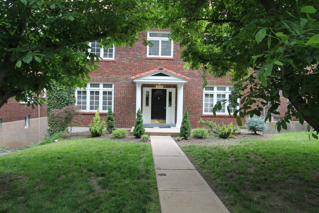7036 Forsyth Blvd Unit 1W, Clayton, MO 63105 7036 Forsyth Blvd Clayton, MO Apartments for