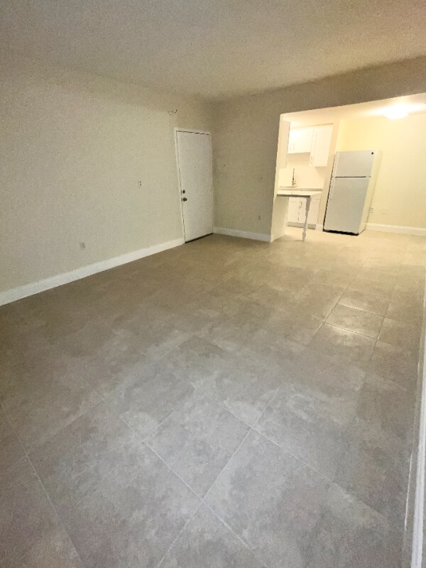 Building Photo - 131 Antiquera Ave