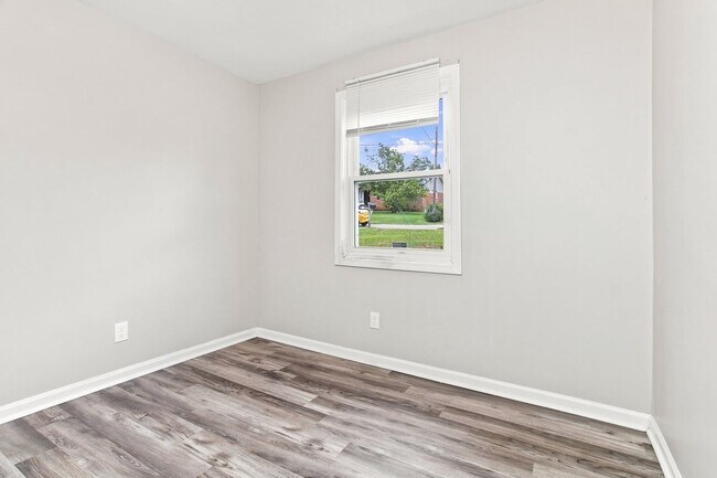 Foto del edificio - 400 Richcreek Rd