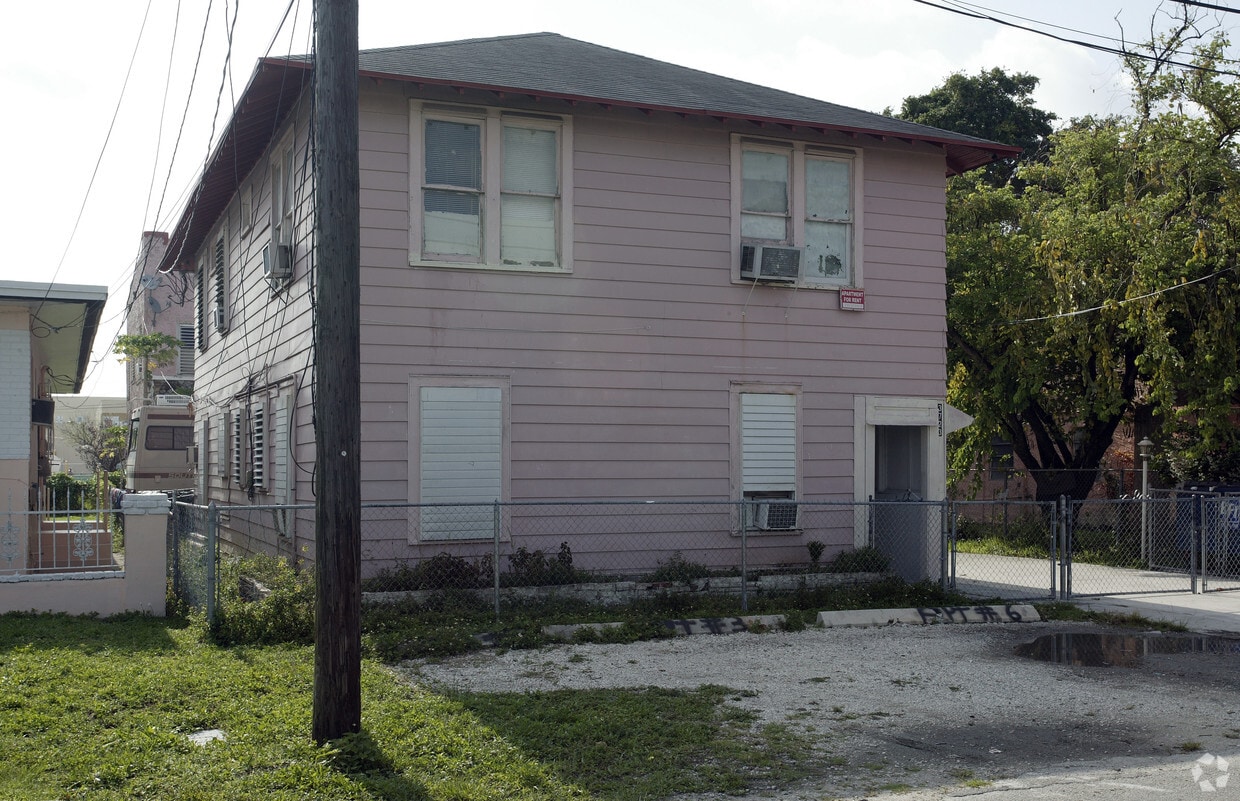 Building Photo - 3721-3723 NW 20th Ave