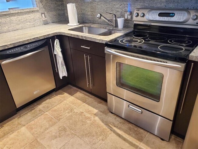 Foto del edificio - 3000 S Course Dr