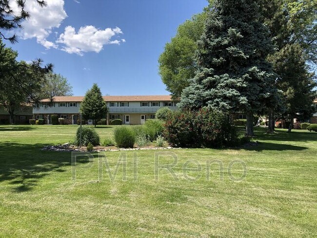 Foto del edificio - 454 Smithridge Park