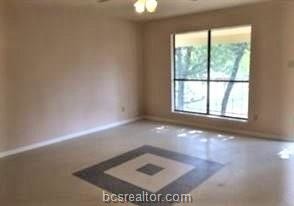Building Photo - 2400 Bandera Dr