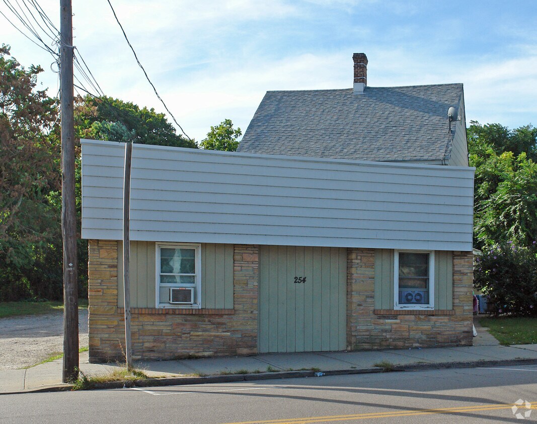 Primary Photo - 254 W Main St
