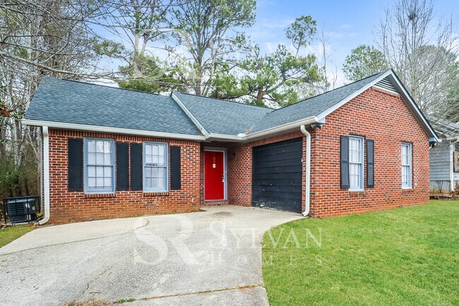 Building Photo - Charming 3BR 2BA Brick Home