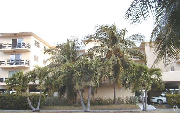 Building Photo - Enclave Shores