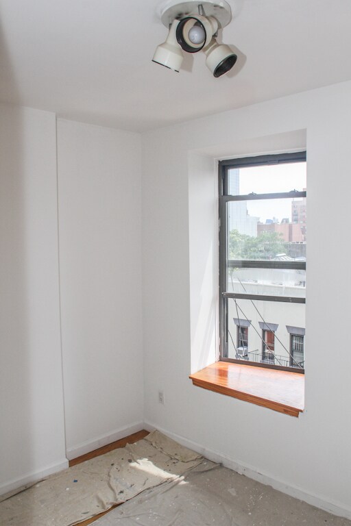 Foto principal - 104 Second Avenue