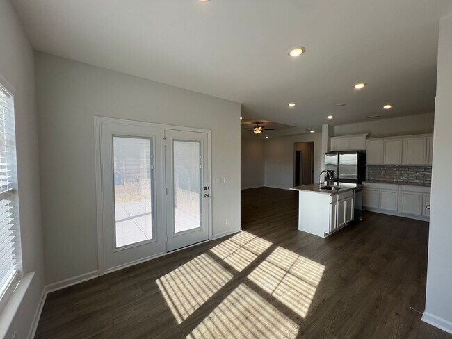 Foto del edificio - 3 BR 2 Bath Brand New Construction Located off Hwy 231 S - Be the first to live here!