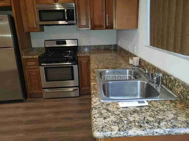 Foto del edificio - 1010 Florence Pl