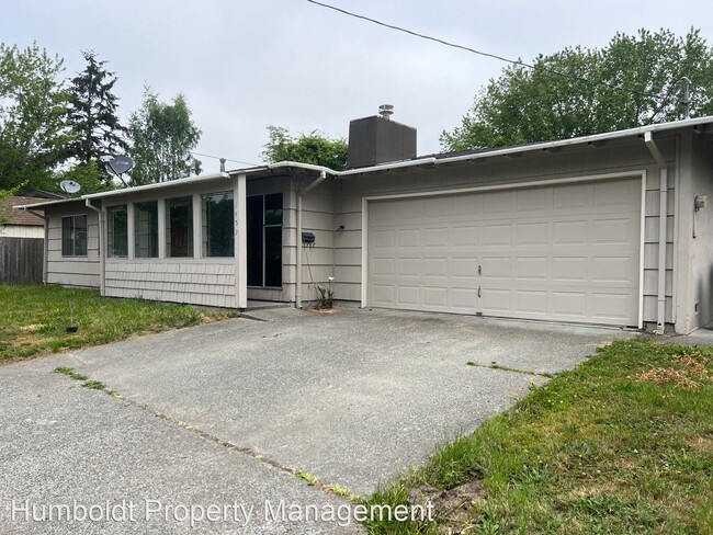 Building Photo - 3 br, 1 bath House - 1452 Stromberg Ave
