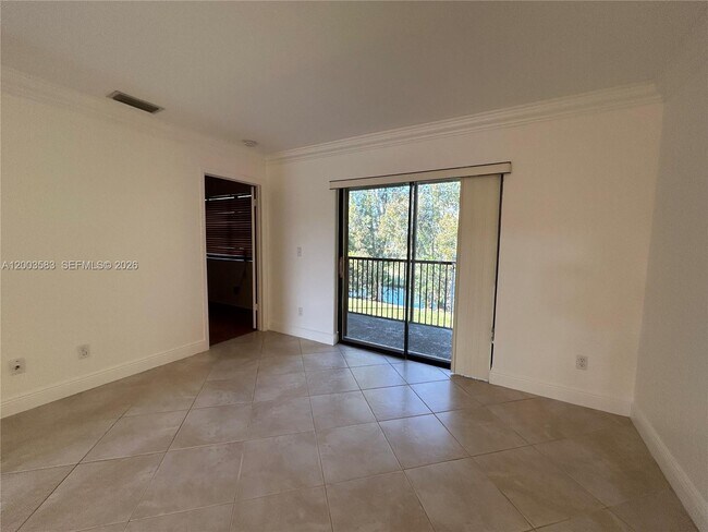 Foto del edificio - 10613 NW 11th St