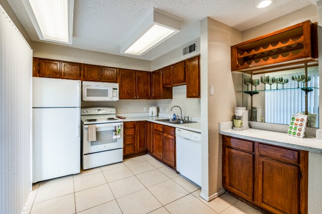 Foto del edificio - 4748 Old Bent Tree Ln