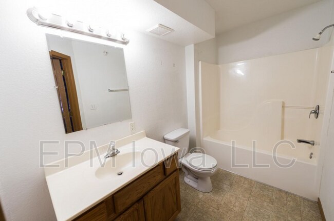 Foto del edificio - 619 Johnson St