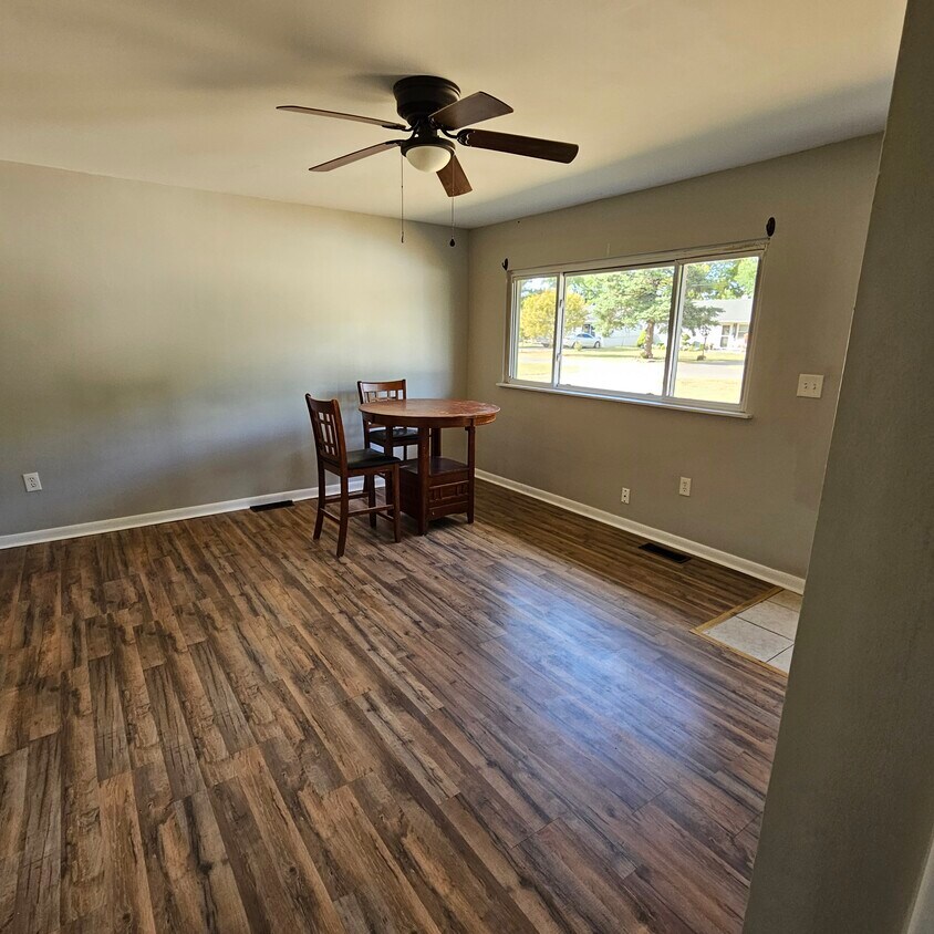 Main room - 3208 Keays Ave
