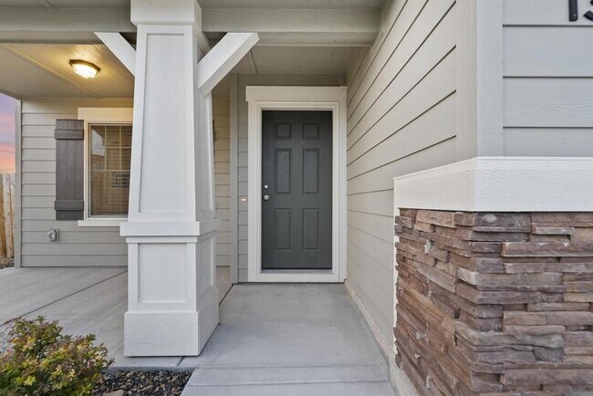 Foto del edificio - 1326 Placerville St