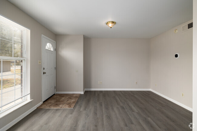 2 BR, 1 BA - 65 m2 - 1000 E Grand Ave