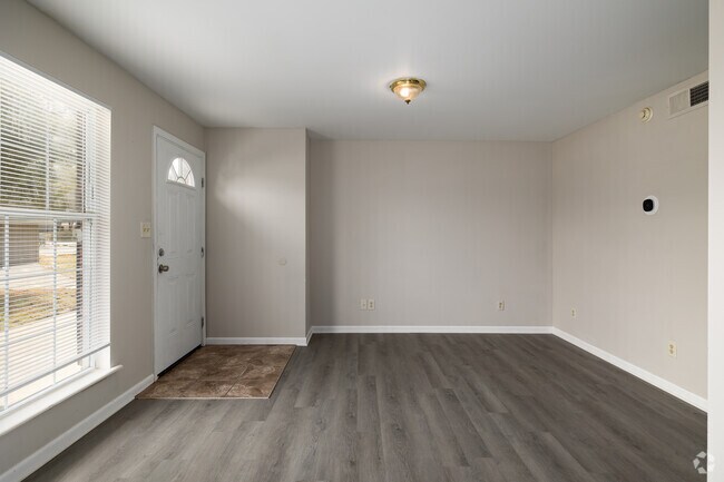 2 BR, 1 BA - 65 m2 - Georgetown Apartments