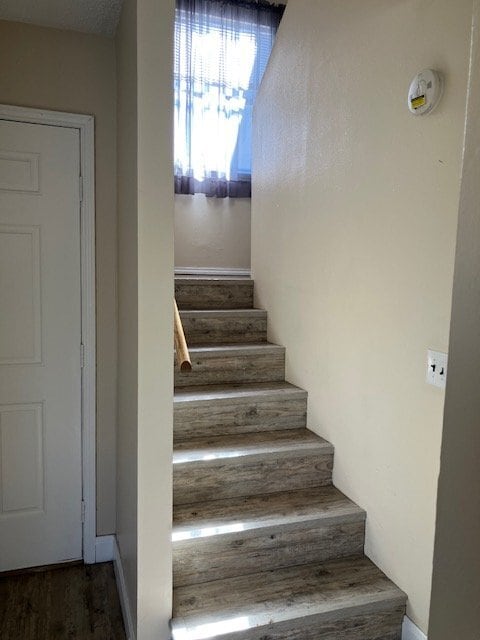Building Photo - 5708 Coral Cir