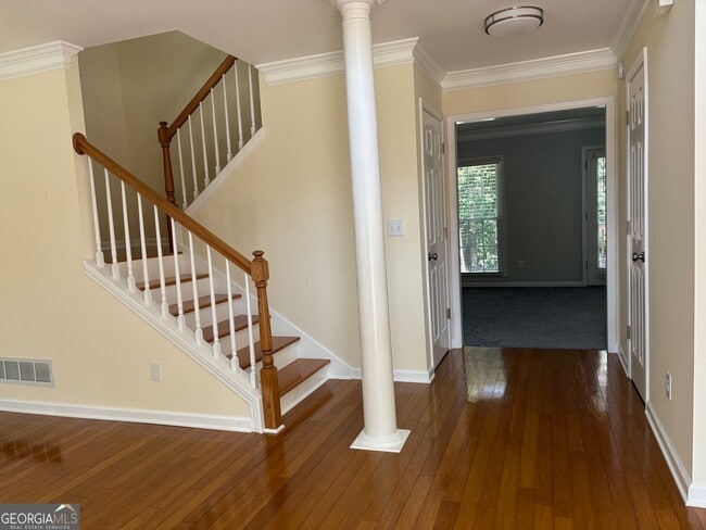 Building Photo - 6221 Woodlore Dr NW