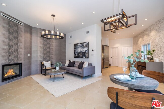 Foto del edificio - 941 N Norman Pl