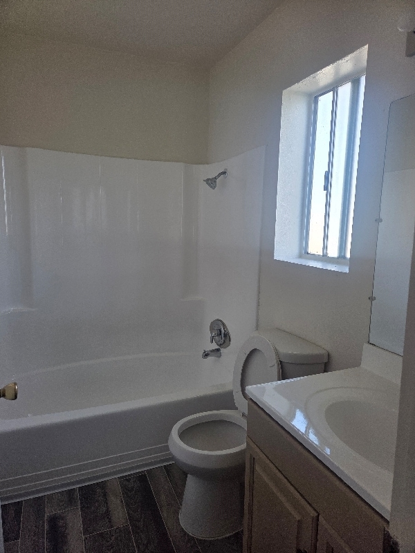 Foto del edificio - 995 N Mollison Ave