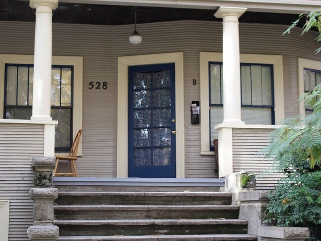 Building Photo - 528 W 3rd St