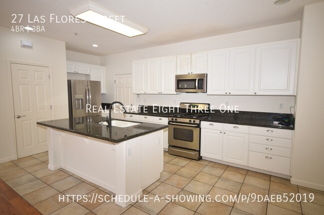 Building Photo - 27 Las Flores St