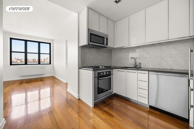 Building Photo - 58 Metropolitan Ave