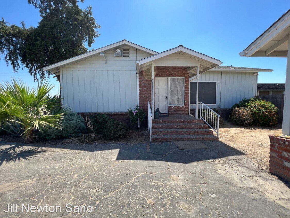 Foto principal - 3 br, 2 bath House - 17657 E. Dinuba Ave