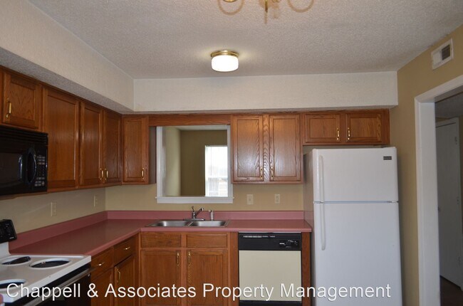 Building Photo - 2 br, 1.5 bath House - 3281 G Tower Dr