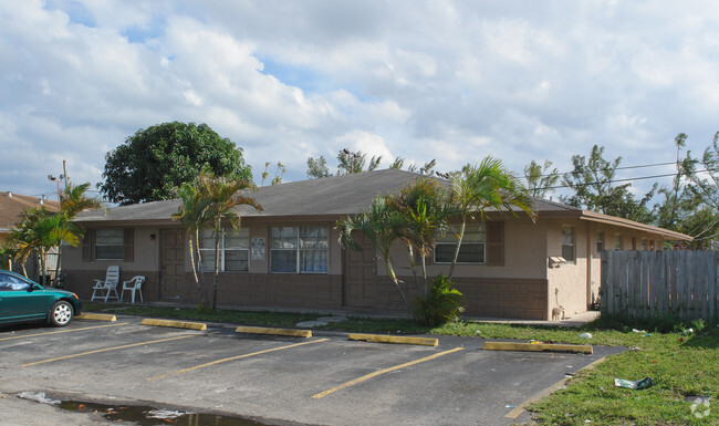 410 - 530 NW 35th St - 35th Street Apartments