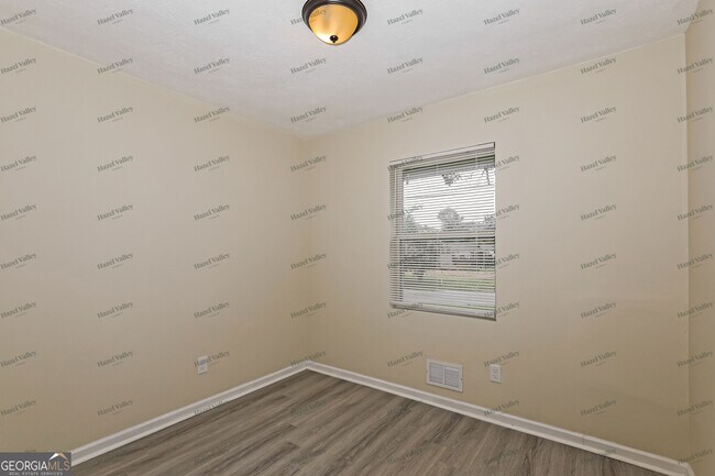 Foto del edificio - 8355 Dunellen Ln