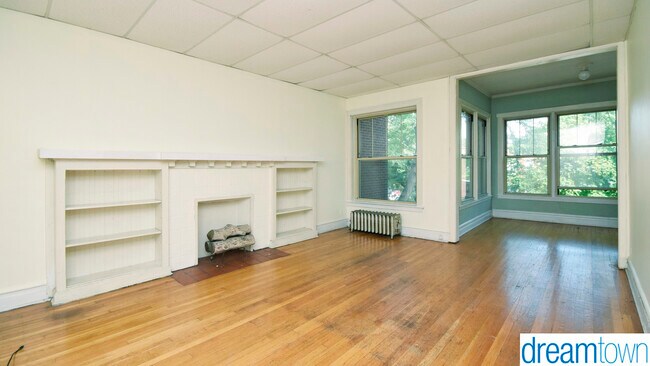 Building Photo - 6536 N Glenwood Ave