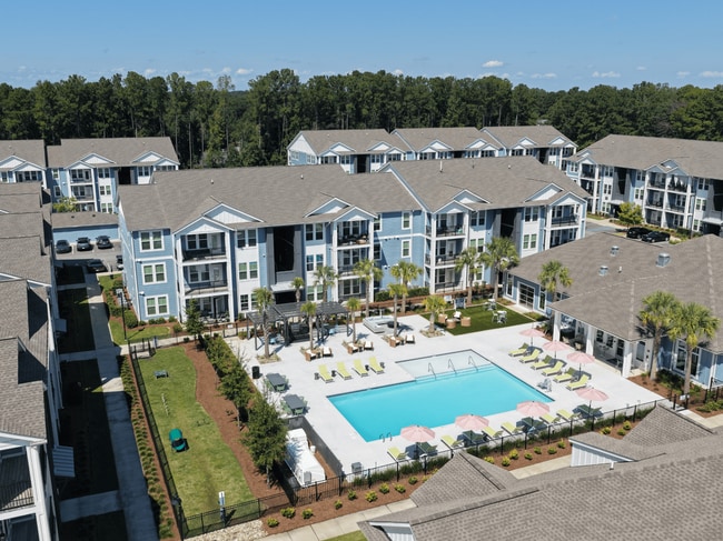 Building Photo - The Isley at Windsor Hill