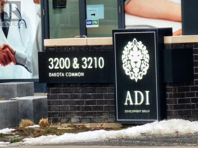 Photo du bâtiment - 3210 Dakota Cmn
