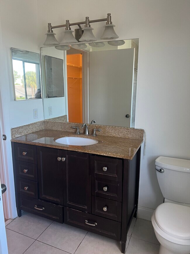 Foto del edificio - 5652 Strawberry Lakes Cir