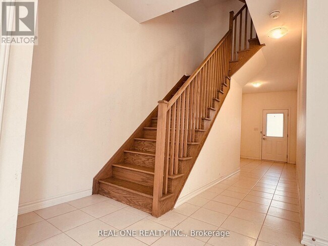 Photo du bâtiment - 70 Chicago Ln