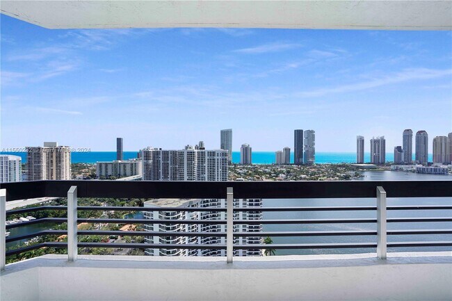 Foto del edificio - 3530 Mystic Pointe Dr