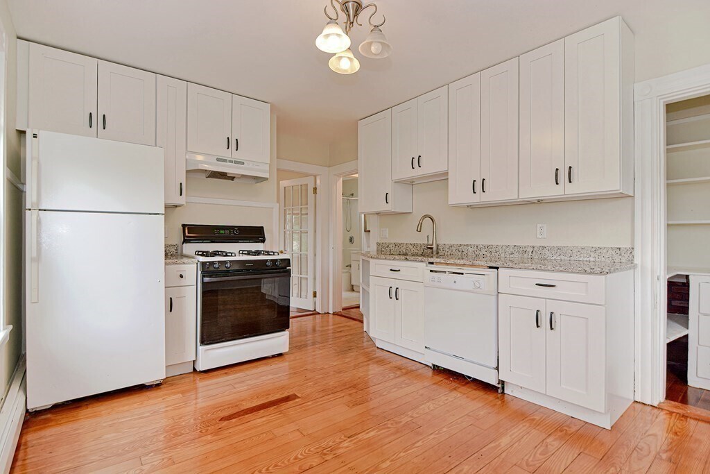 Primary Photo - 71 W Milton St